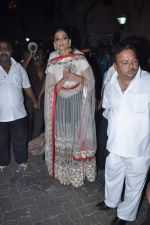 Sonam Kapoor celebrates Diwali in Mumbai on 13th Nov 2012 (57).JPG